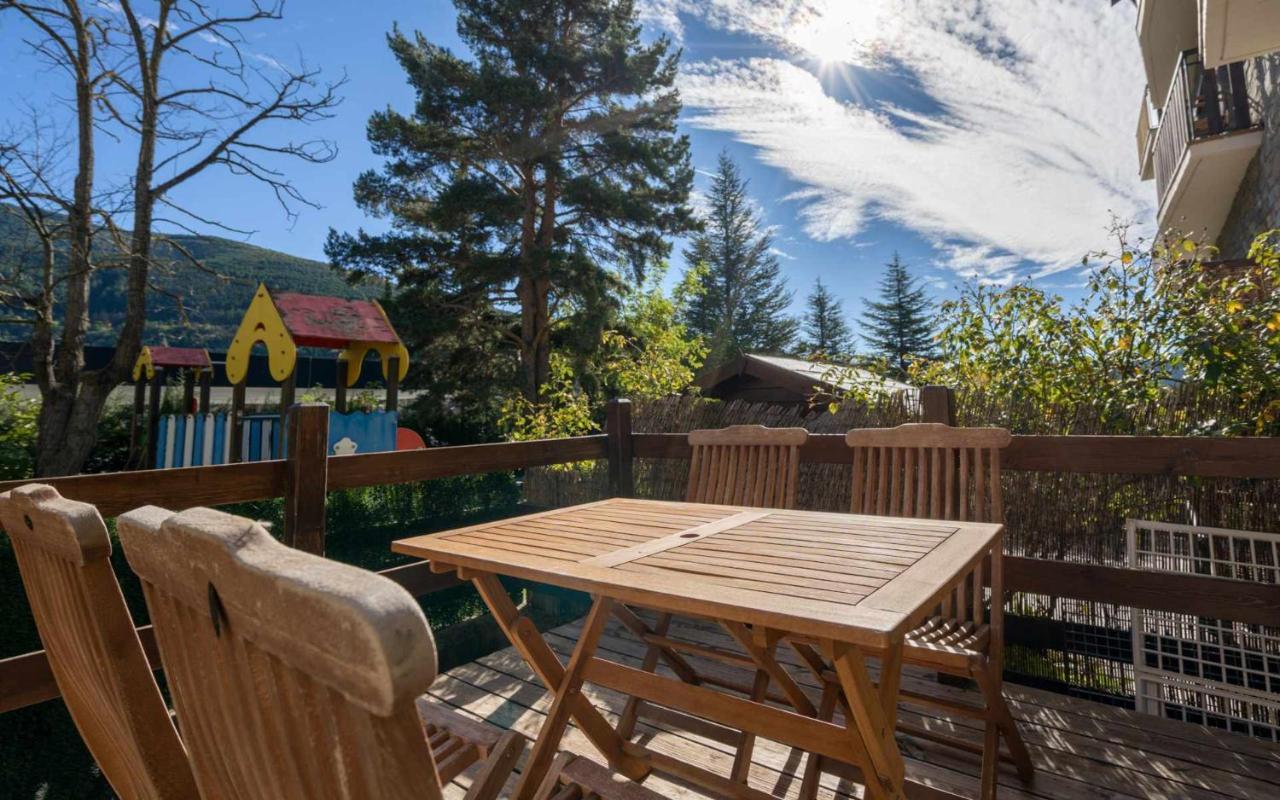 Ferienwohnung La Roca Nevada Con Terraza Villanúa Exterior foto